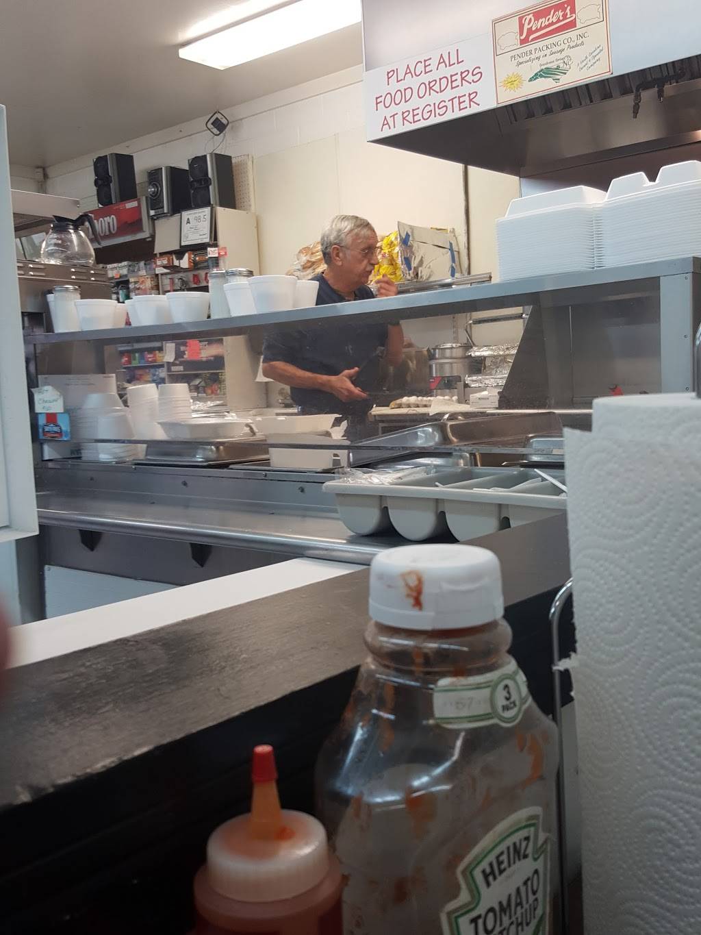 Ballards Cross Roads Grill | restaurant | 6010 US-13, Farmville, NC 27828, USA | 2527560069 OR +1 252-756-0069