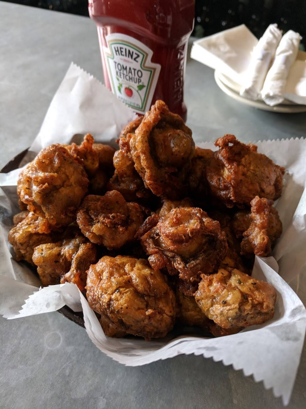 Fat Heads Saloon | restaurant | 1805 E Carson St, Pittsburgh, PA 15203, USA | 4124317433 OR +1 412-431-7433