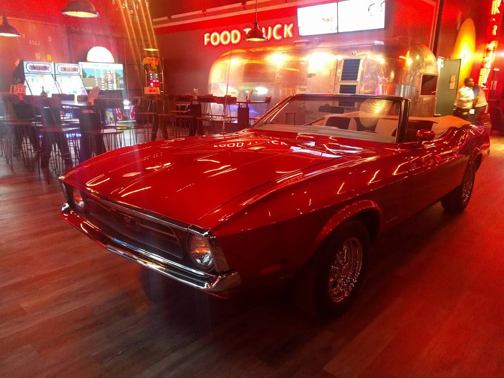 Bowlero North Scottsdale | night club | 7000 E Mayo Blvd #19, Phoenix, AZ 85054, USA | 4809093600 OR +1 480-909-3600