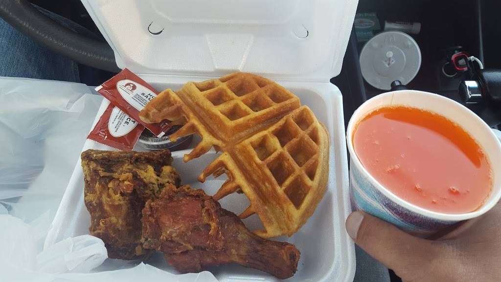 Walts Flavor Crisp Chicken Express | restaurant | 103 N Lincoln St, Wilmington, DE 19805, USA | 3024292587 OR +1 302-429-2587