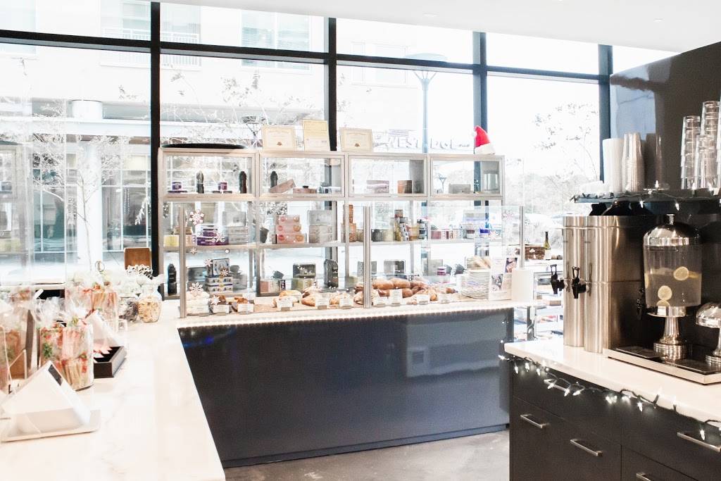 Saveurs Du Monde Cafe WestEdge | restaurant | 22 Westedge St Suite 101, Charleston, SC 29403, USA | 8436403986 OR +1 843-640-3986