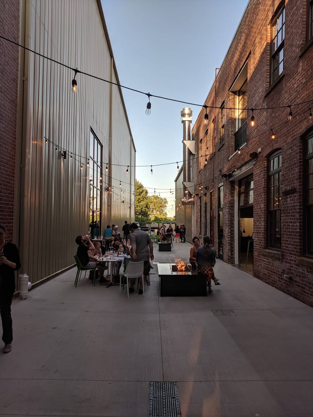 Resurgence Brewing Company Chicago St. | restaurant | 55 Chicago St, Buffalo, NY 14204, USA | 7167686018 OR +1 716-768-6018