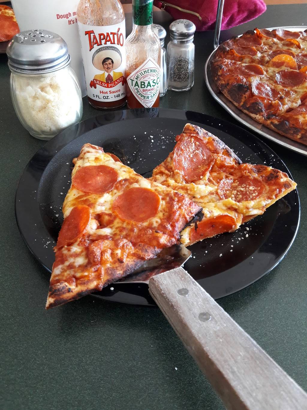 Round Table Pizza | meal delivery | 407 W Foothill Blvd, Glendora, CA 91741, USA | 6269635997 OR +1 626-963-5997