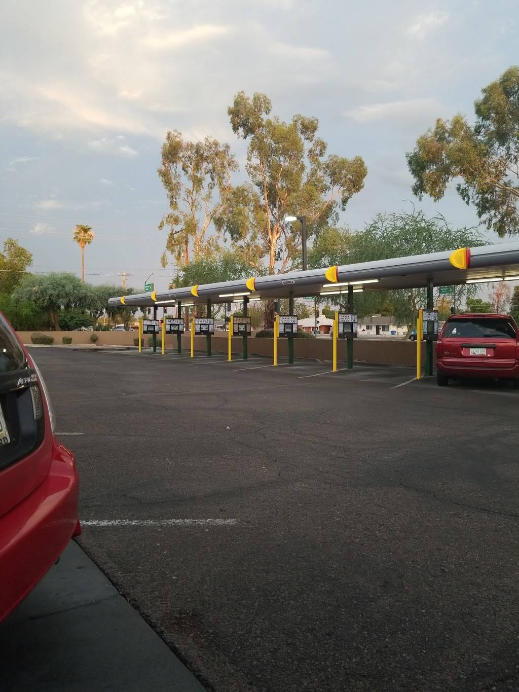 Sonic Drive-In | restaurant | 3310 W Bethany Home Rd, Phoenix, AZ 85017, USA | 6023361361 OR +1 602-336-1361