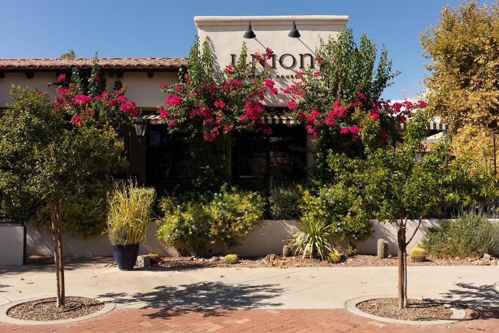 Union Public House | night club | 4340 N Campbell Ave Ste 100, Tucson, AZ 85718, USA | 5203298575 OR +1 520-329-8575