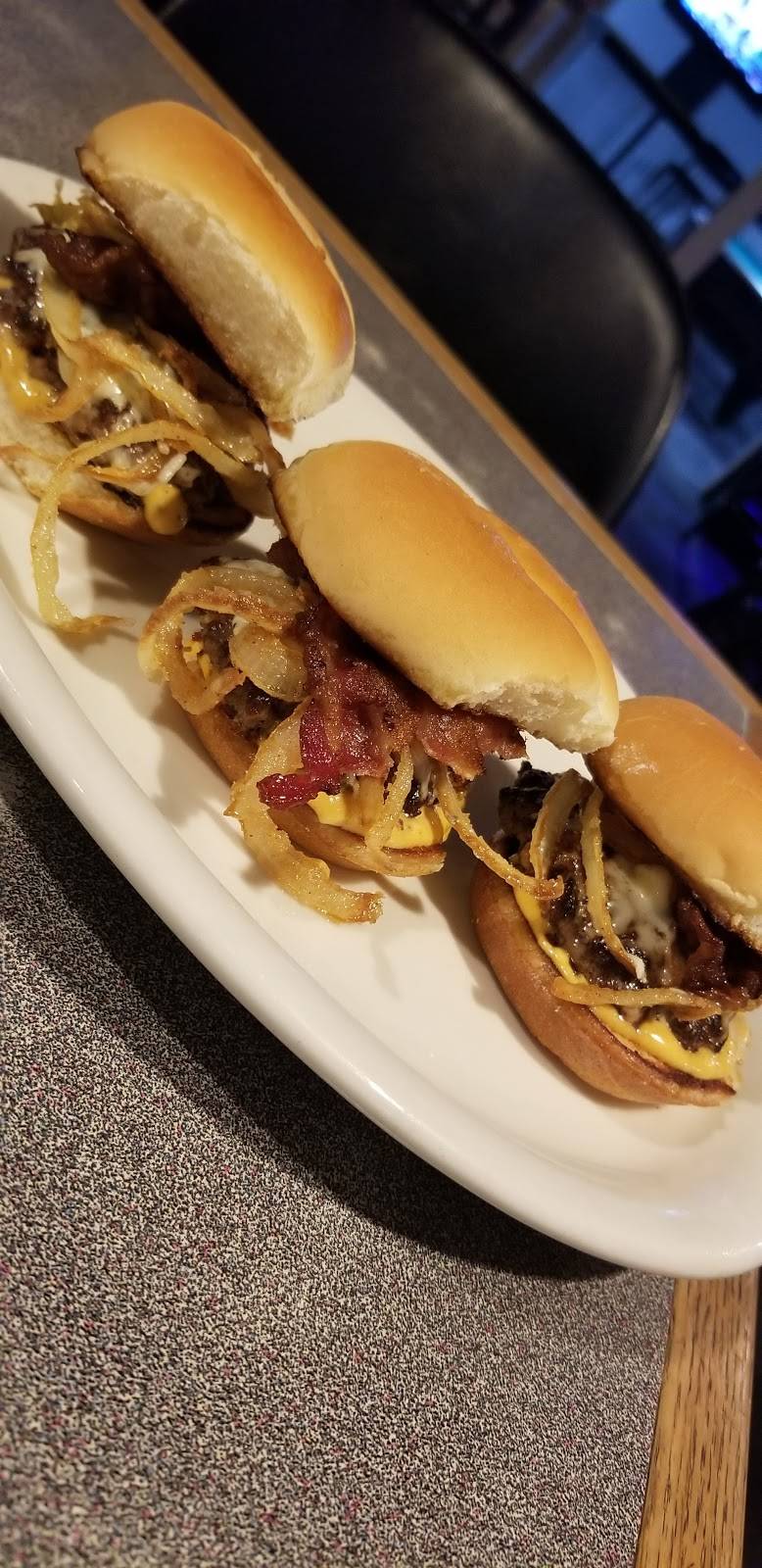 The End Zone | restaurant | 980 N Pacific Hwy, Woodburn, OR 97071, USA | 5039823309 OR +1 503-982-3309