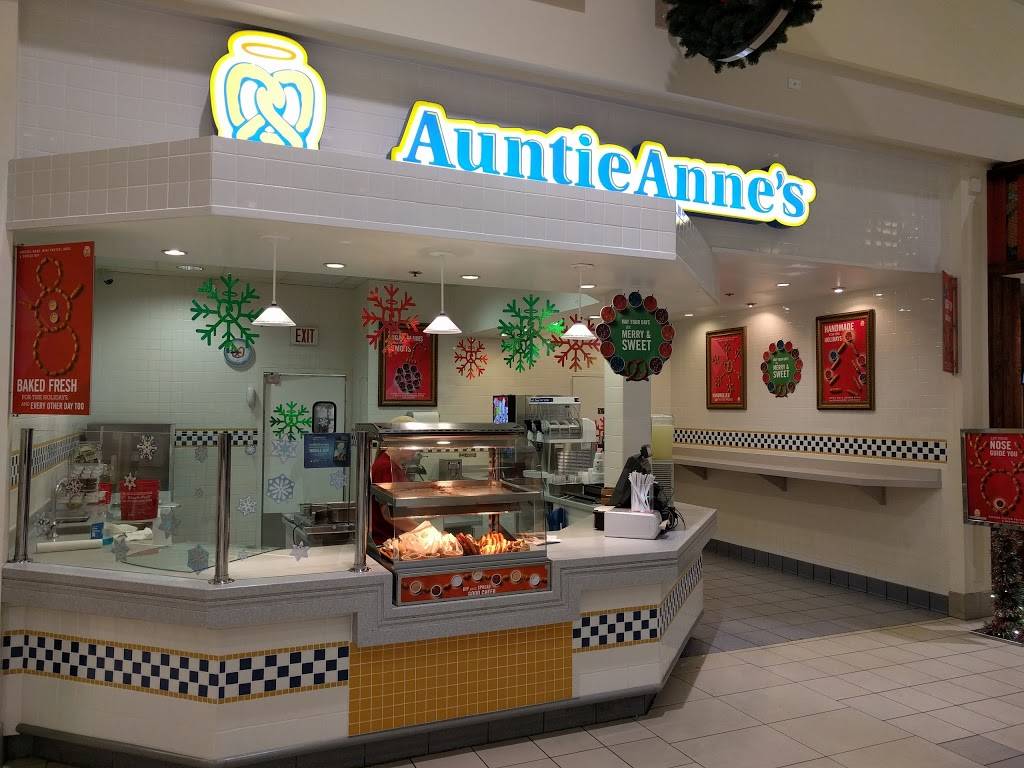 Auntie Annes | restaurant | 3462 NW Federal Hwy, Jensen Beach, FL 34957, USA | 7726923100 OR +1 772-692-3100