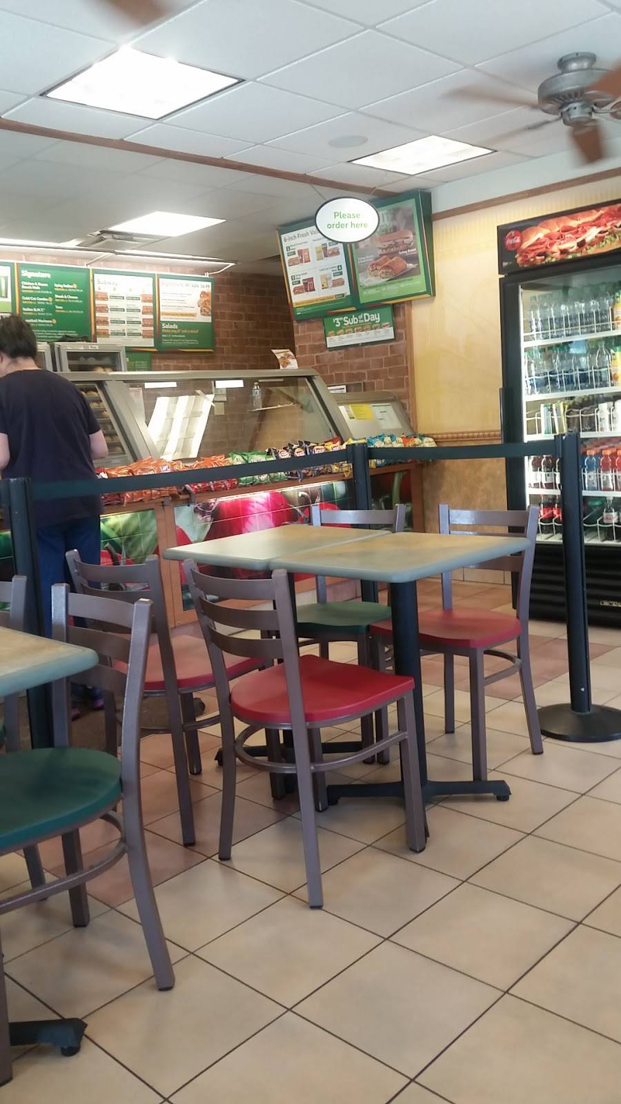 Subway | meal takeaway | 4696 S Broadway, Englewood, CO 80113, USA | 3037615050 OR +1 303-761-5050