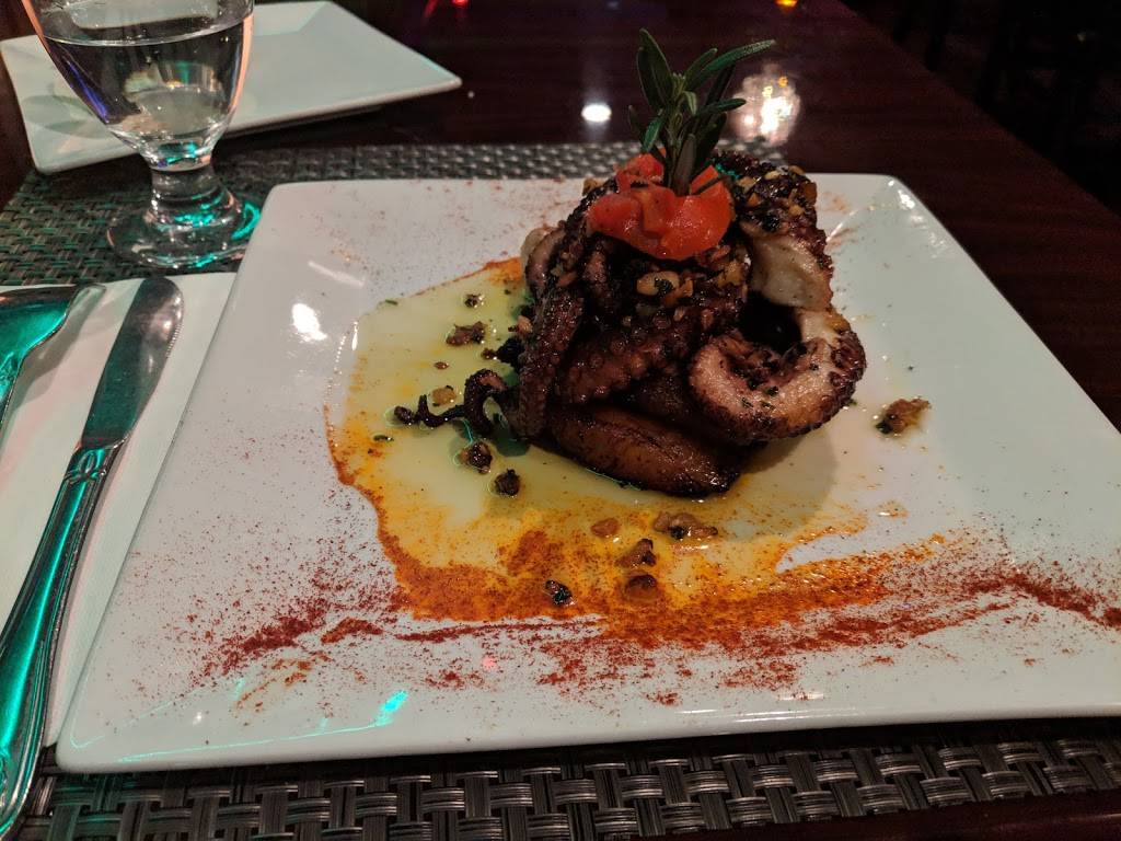 10 Rocks Tapas Bar & Restaurant | restaurant | 1091 Main St, Pawtucket, RI 02860, USA | 4017280800 OR +1 401-728-0800