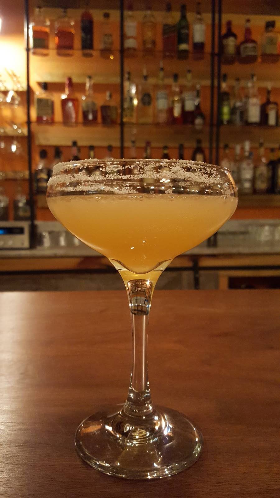 Molly’s Kitchen and Bar | restaurant | 110 W Market St, Mt Carroll, IL 61053, USA | 8159060052 OR +1 815-906-0052