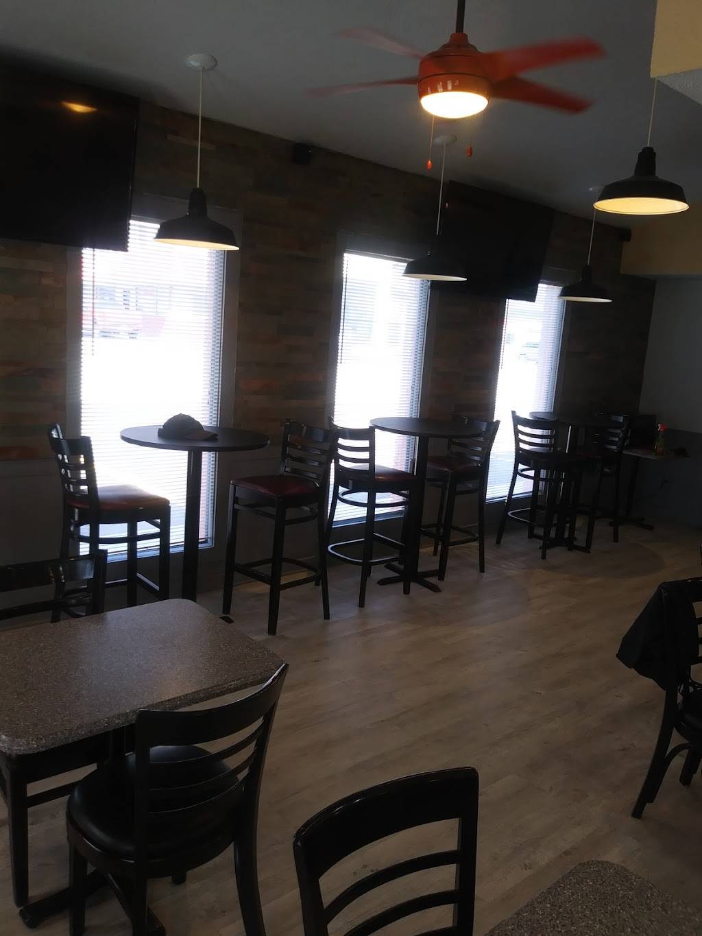 Adeles Southern Cooking & BBQ | restaurant | 2913 Dixie Hwy, Louisville, KY 40216, USA | 5023985880 OR +1 502-398-5880