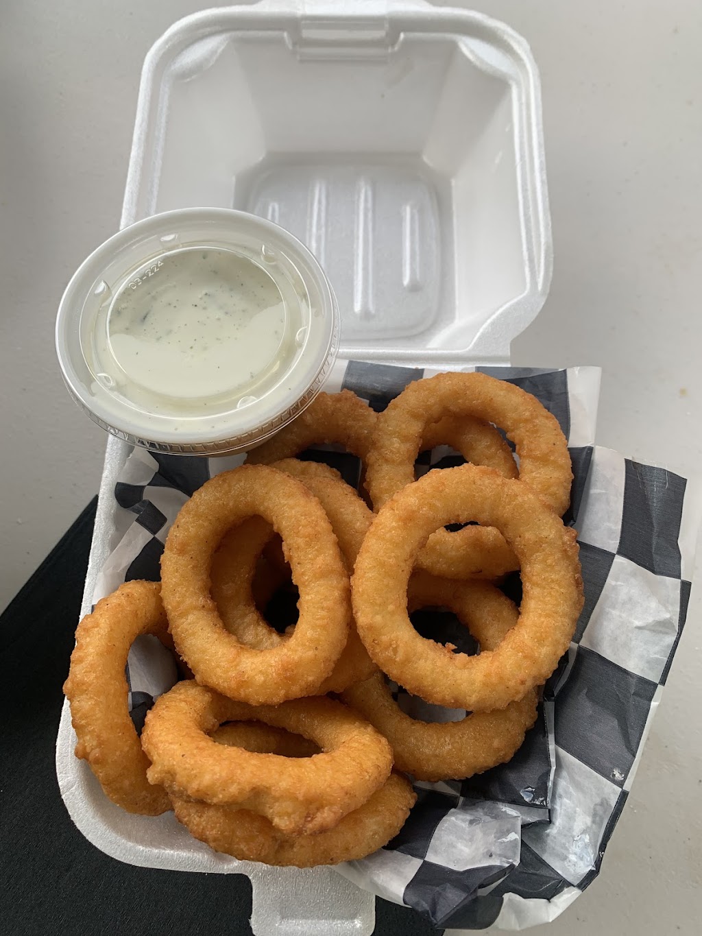 Halftime Indy | restaurant | 4056 N Arlington Ave, Indianapolis, IN 46226, USA | 3179830005 OR +1 317-983-0005