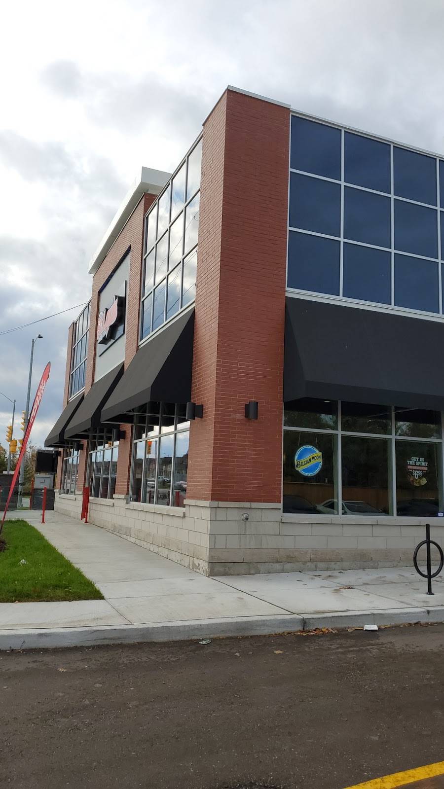 St. Louis Bar & Grill | restaurant | 1354 Innisfil Beach Rd, Innisfil, ON L9S 4B7, Canada | 7052943355 OR +1 705-294-3355