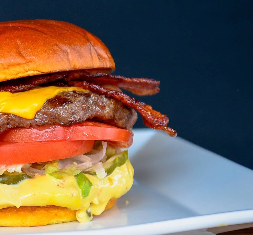 Bobs Burgers & Brew | restaurant | 819 Cherry St, Sumas, WA 98295, USA | 3609884483 OR +1 360-988-4483