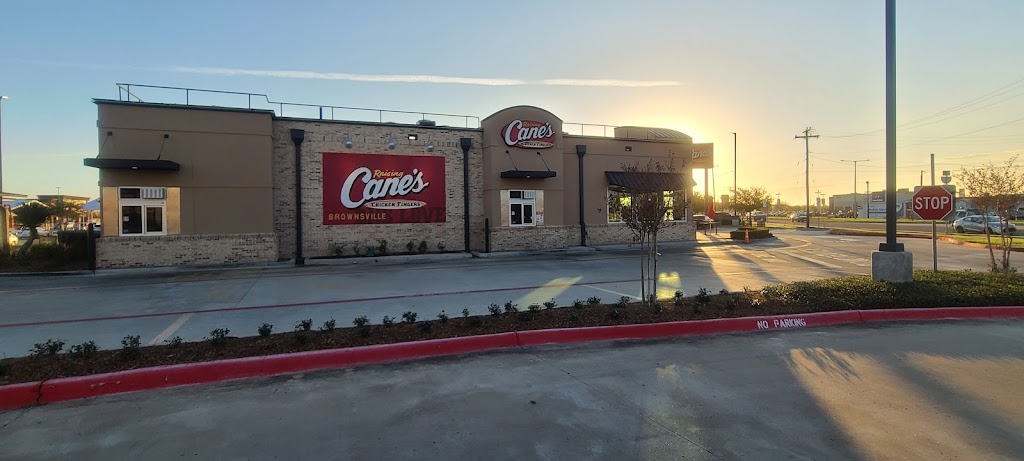 Raising Canes Chicken Fingers | restaurant | 215 Morrison Rd, Brownsville, TX 78526, USA | 9563508240 OR +1 956-350-8240