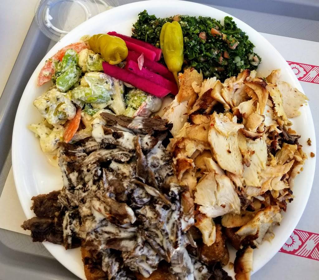 Restaurant Shish Taouk | restaurant | 6200 Boulevard Taschereau, Brossard, QC J4W 3J8, Canada | 4508902222 OR +1 450-890-2222