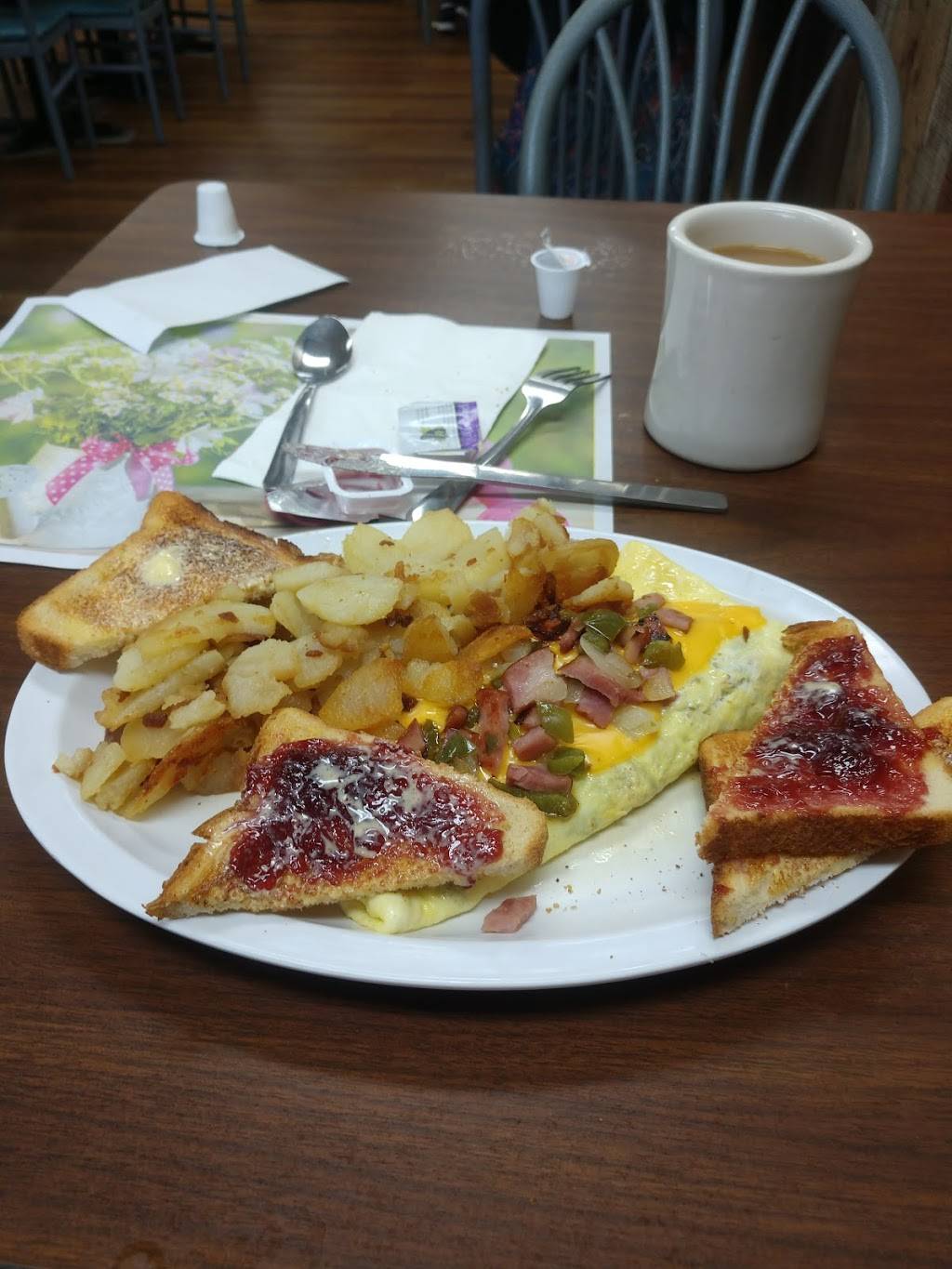 Donnas Family Restaurant | restaurant | 9048 William Penn Hwy # 6, Huntingdon, PA 16652, USA | 8146436113 OR +1 814-643-6113