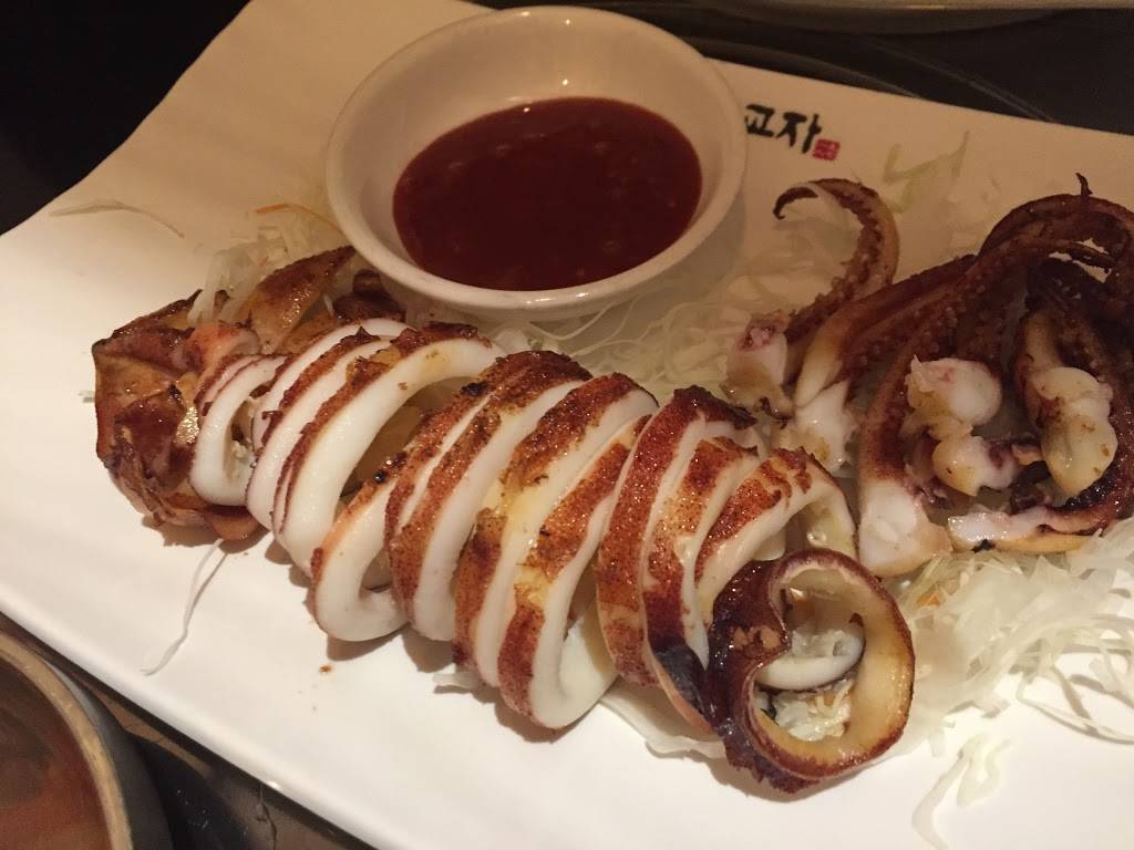 Sikgaek Korean Noodle | restaurant | 800 Dundas St E, Mississauga, ON L4Y 2B6, Canada | 4168051452 OR +1 416-805-1452