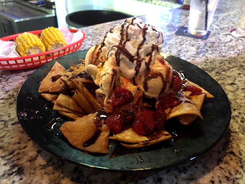 Divots Bar & Grill | restaurant | 12 Village Center Dr, Reading, PA 19607, USA | 6107756575 OR +1 610-775-6575