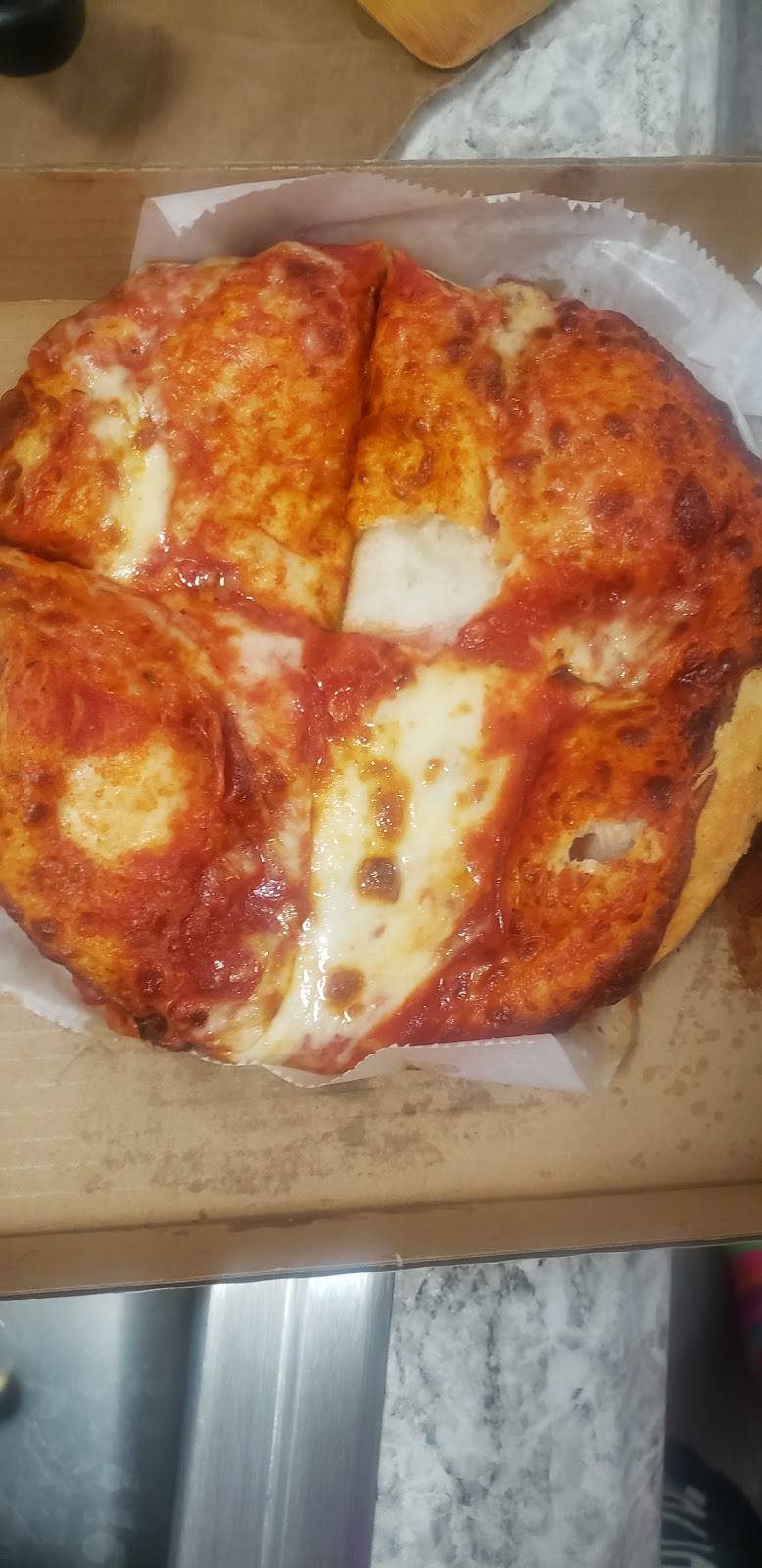 Emidios Pizza | restaurant | 636 N Main St, Akron, OH 44310, USA | 3302534777 OR +1 330-253-4777