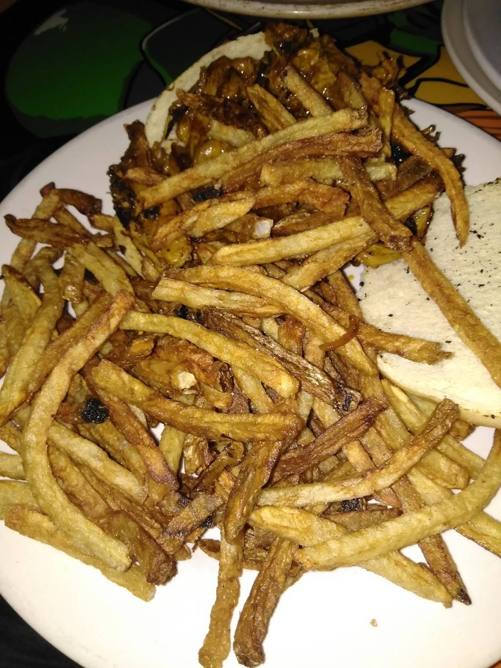 Mooneys Sports Bar & Grill | restaurant | 1531 Military Rd, Kenmore, NY 14217, USA | 7168771800 OR +1 716-877-1800