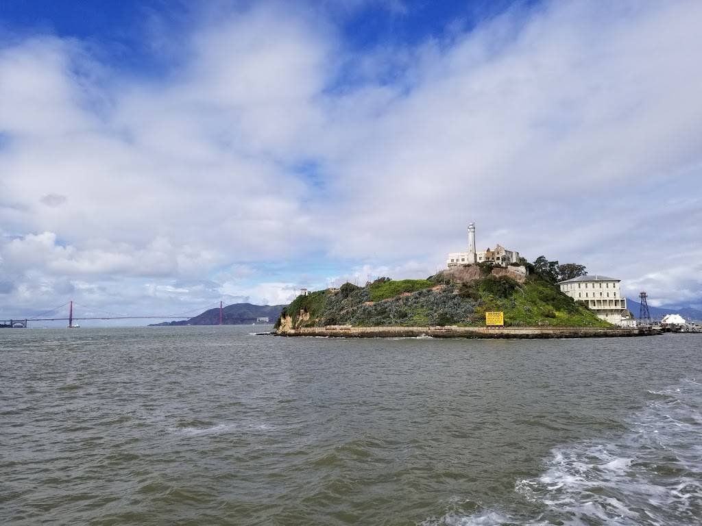 Starbucks | cafe | 201 Spear St Suite 100, San Francisco, CA 94105, USA | 4159745077 OR +1 415-974-5077