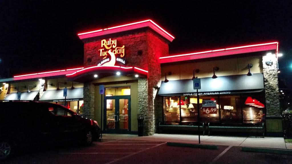 Ruby Tuesday | restaurant | 210 Turnersburg Hwy, Statesville, NC 28625, USA | 7048837883 OR +1 704-883-7883