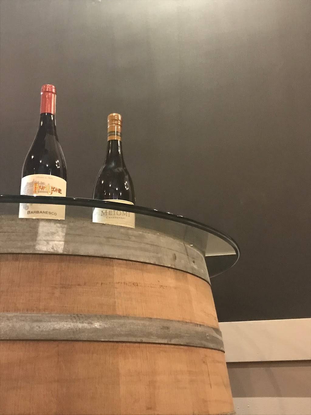 Three V | restaurant | 10 Cordage Park Cir #253, Plymouth, MA 02360, USA | 5089274046 OR +1 508-927-4046