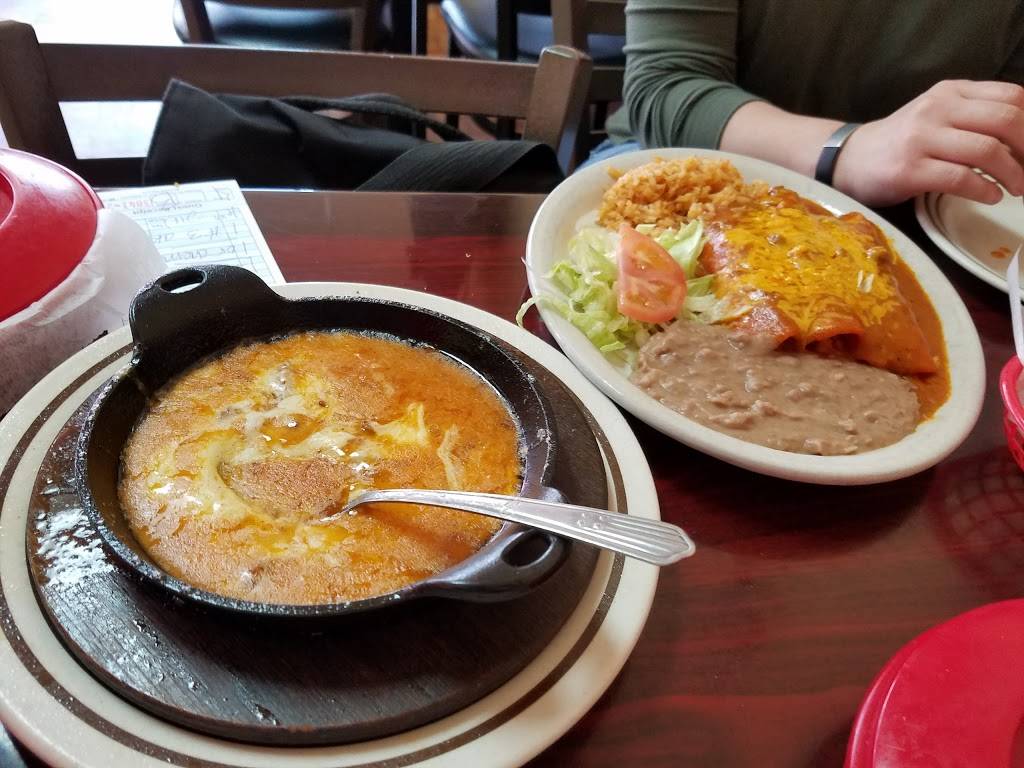 Camilas Mexican Restaurant | restaurant | 16075 Henderson Pass, San Antonio, TX 78232, USA | 2104042929 OR +1 210-404-2929