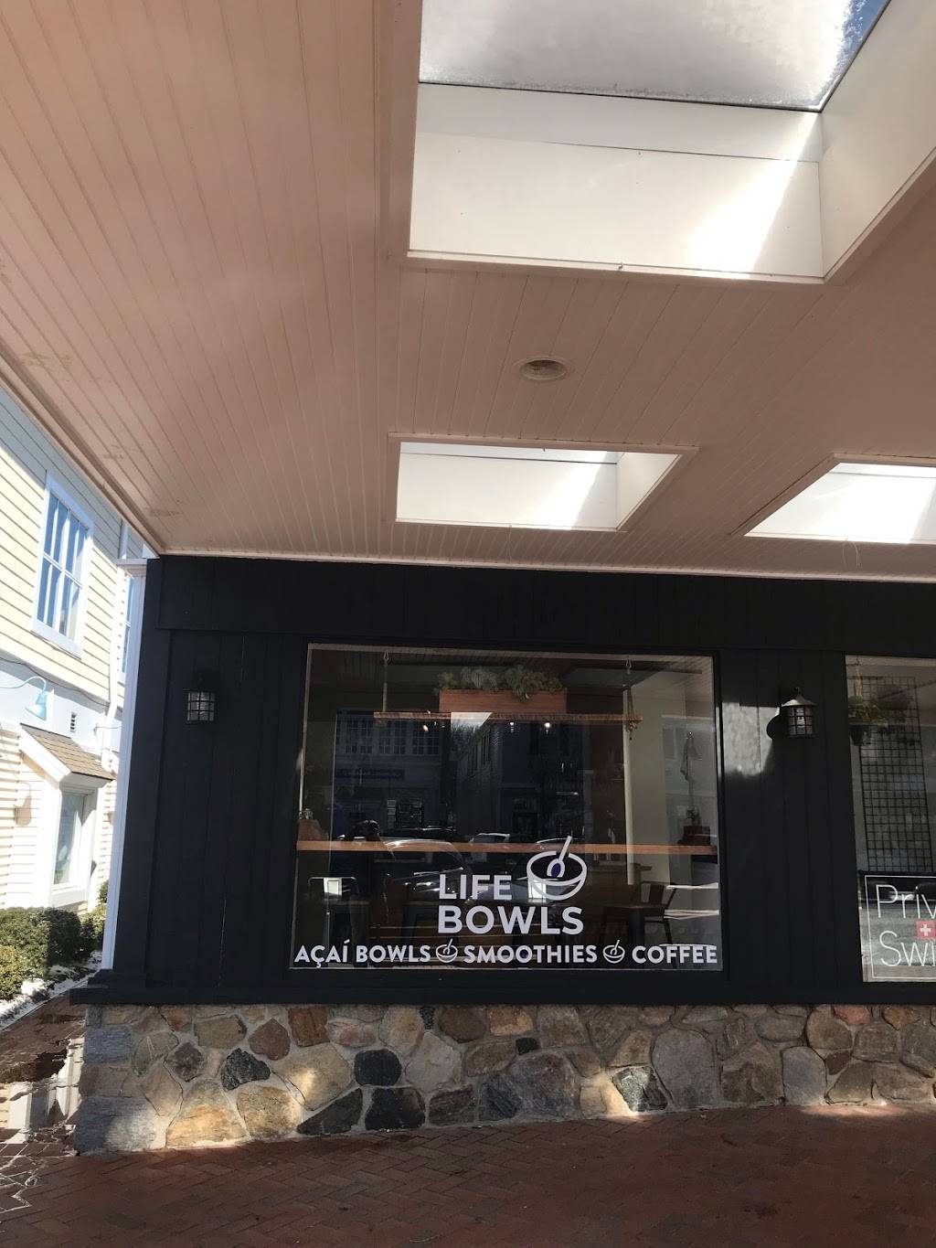 Life Bowls | restaurant | 757 Boston Post Rd, Madison, CT 06443, USA | 2035890741 OR +1 203-589-0741