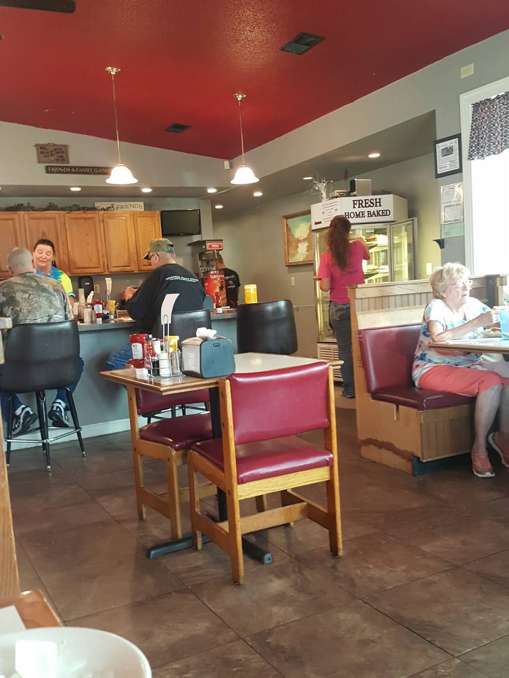 Mary Bs Diner | restaurant | 2212 Pike St, Parkersburg, WV 26101, USA | 3044220522 OR +1 304-422-0522