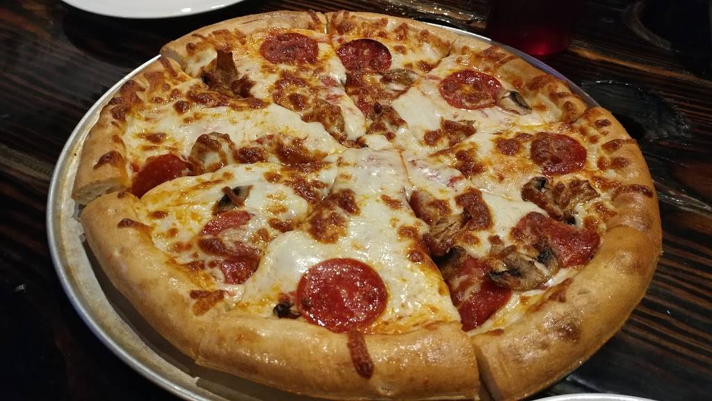 Legends Sports Grill | restaurant | 155 Legends Dr D, Lebanon, TN 37087, USA | 6154444240 OR +1 615-444-4240