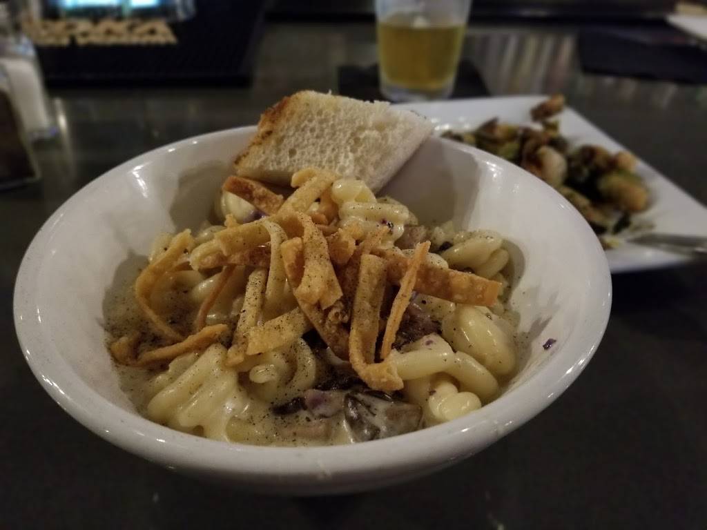 Tavern On Main | restaurant | 136 S Main St, Crown Point, IN 46307, USA | 2197799377 OR +1 219-779-9377