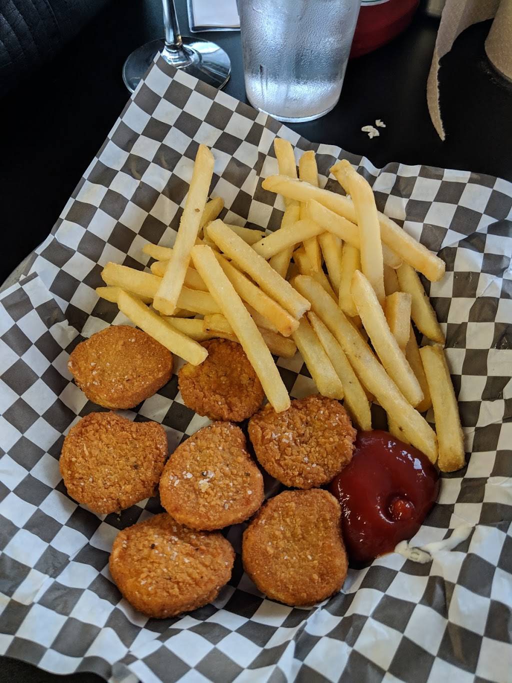 STP Bar-N-Grill | restaurant | 5487 Clairemont Mesa Blvd, San Diego, CA 92117, USA | 8584306911 OR +1 858-430-6911