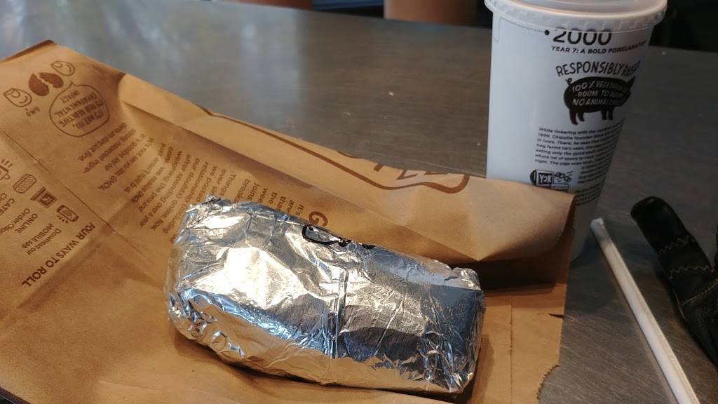 Chipotle Mexican Grill | restaurant | 919 E Fort Ave Space #31, Baltimore, MD 21230, USA | 4436811399 OR +1 443-681-1399