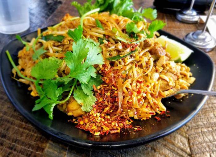 Hiccups Restaurant & Teahouse | restaurant | 5840 Firestone Blvd #102, South Gate, CA 90280, USA | 5623586828 OR +1 562-358-6828