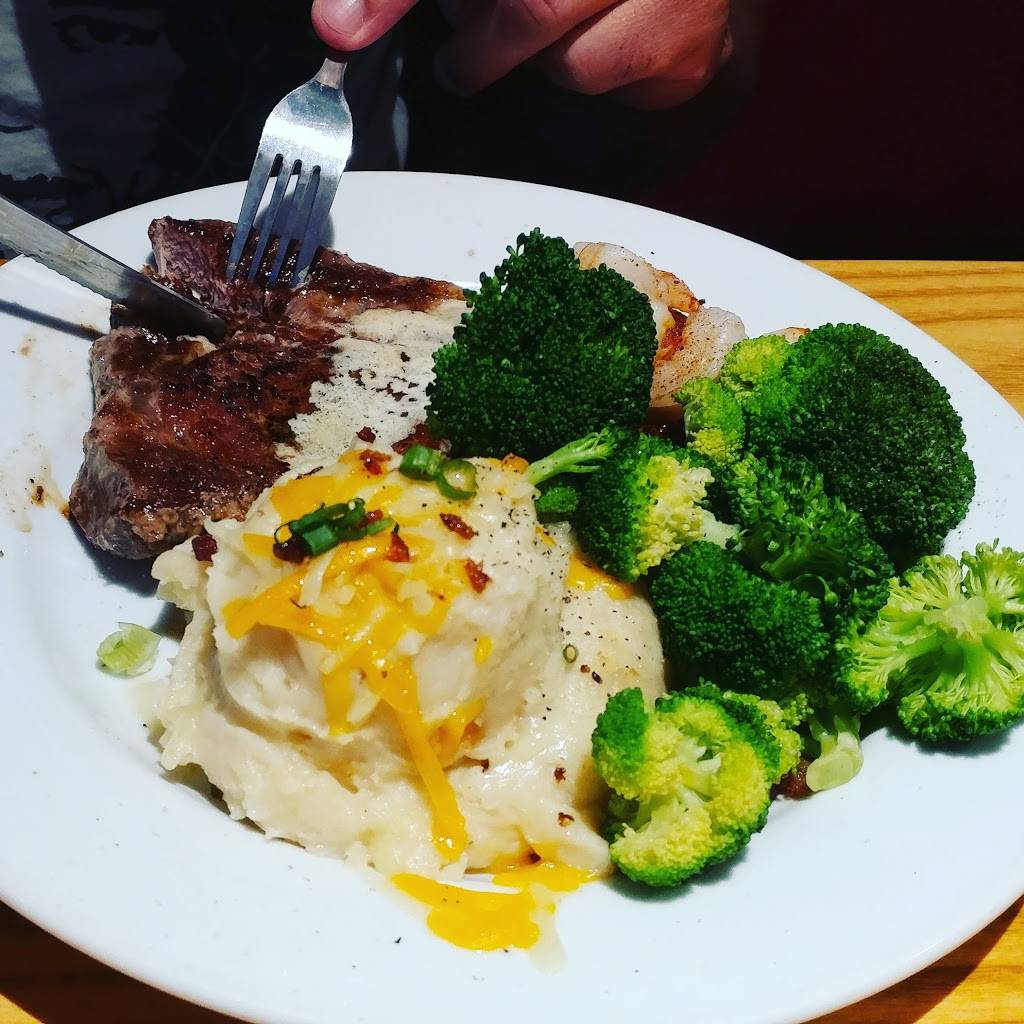 Chilis Grill & Bar | meal takeaway | 8164 S Tryon St, Charlotte, NC 28273, USA | 7045835490 OR +1 704-583-5490