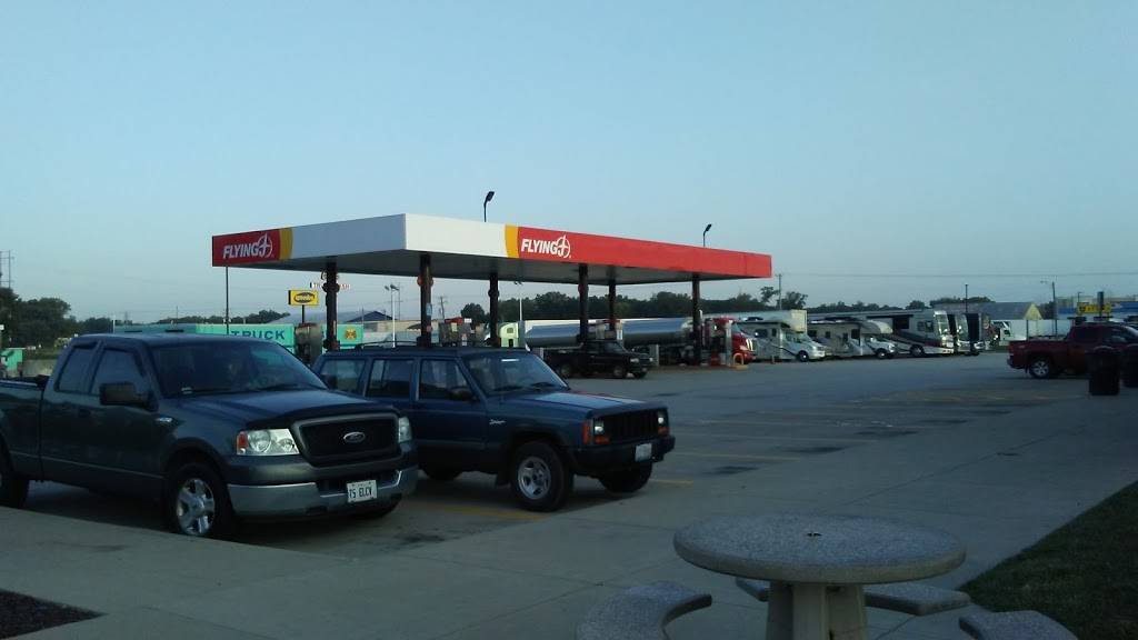 Flying J Travel Center | restaurant | 1701 W Evergreen Ave, Effingham, IL 62401, USA | 2173477161 OR +1 217-347-7161