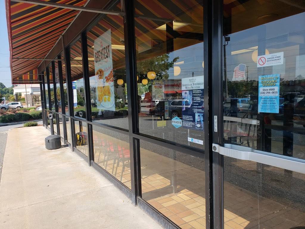 Waffle House | meal takeaway | 4302 Big Tree Way, Greensboro, NC 27409, USA | 3362940035 OR +1 336-294-0035