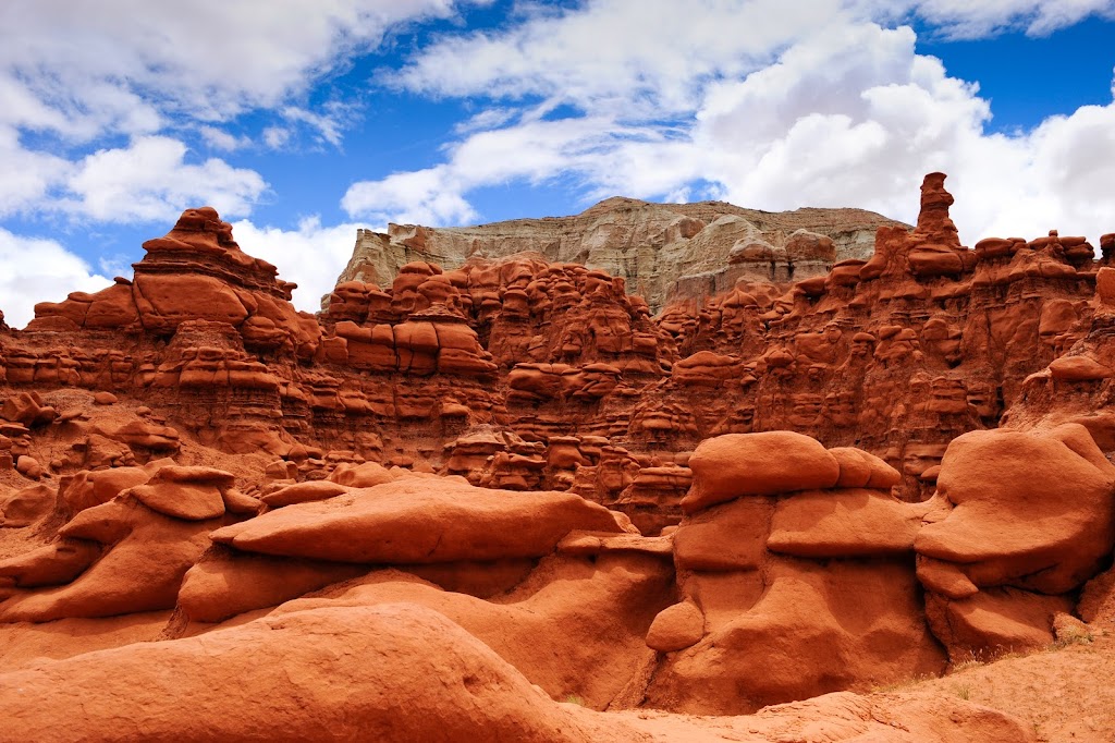 Big Mountain Lodge | Rentals and Adventures | cafe | 15 N State St, Ferron, UT 84523, USA | 4353843333 OR +1 435-384-3333