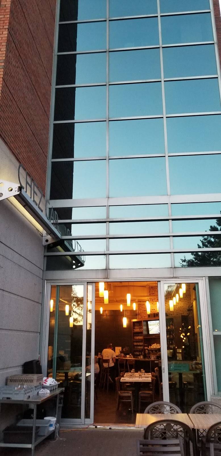 Chez Carl | restaurant | 3000 Boulevard René Lévesque, Verdun, QC H3E 1T9, Canada | 5143629798 OR +1 514-362-9798