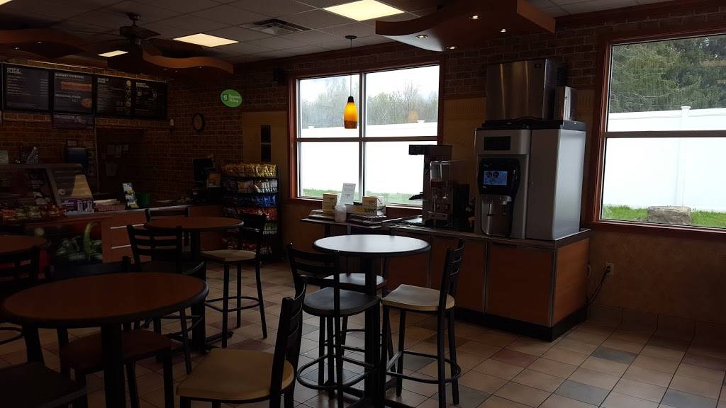 Subway | restaurant | 23 Wells St, North Berwick, ME 03906, USA | 2076768449 OR +1 207-676-8449