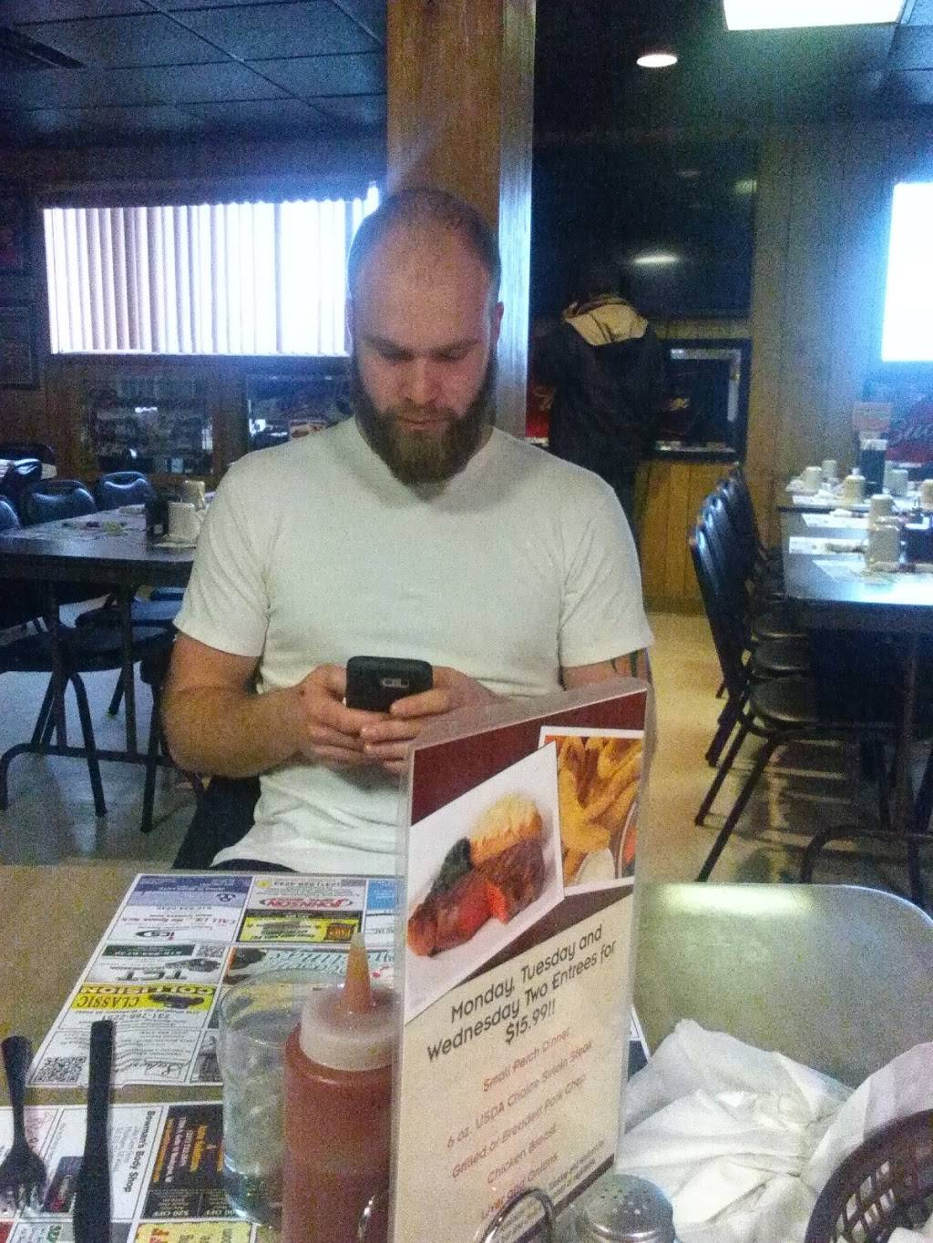 Whitlows Royal Room | restaurant | 4610 Airline Rd, Muskegon, MI 49441, USA | 2317399061 OR +1 231-739-9061