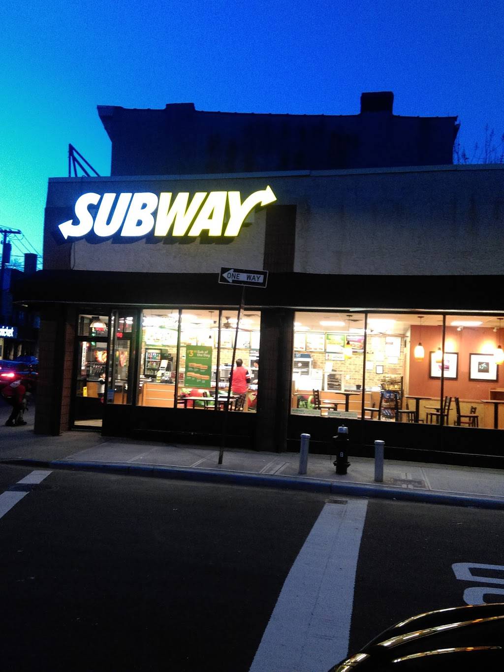 Subway Restaurants | restaurant | 597 Bay St, Staten Island, NY 10304, USA | 7187276196 OR +1 718-727-6196