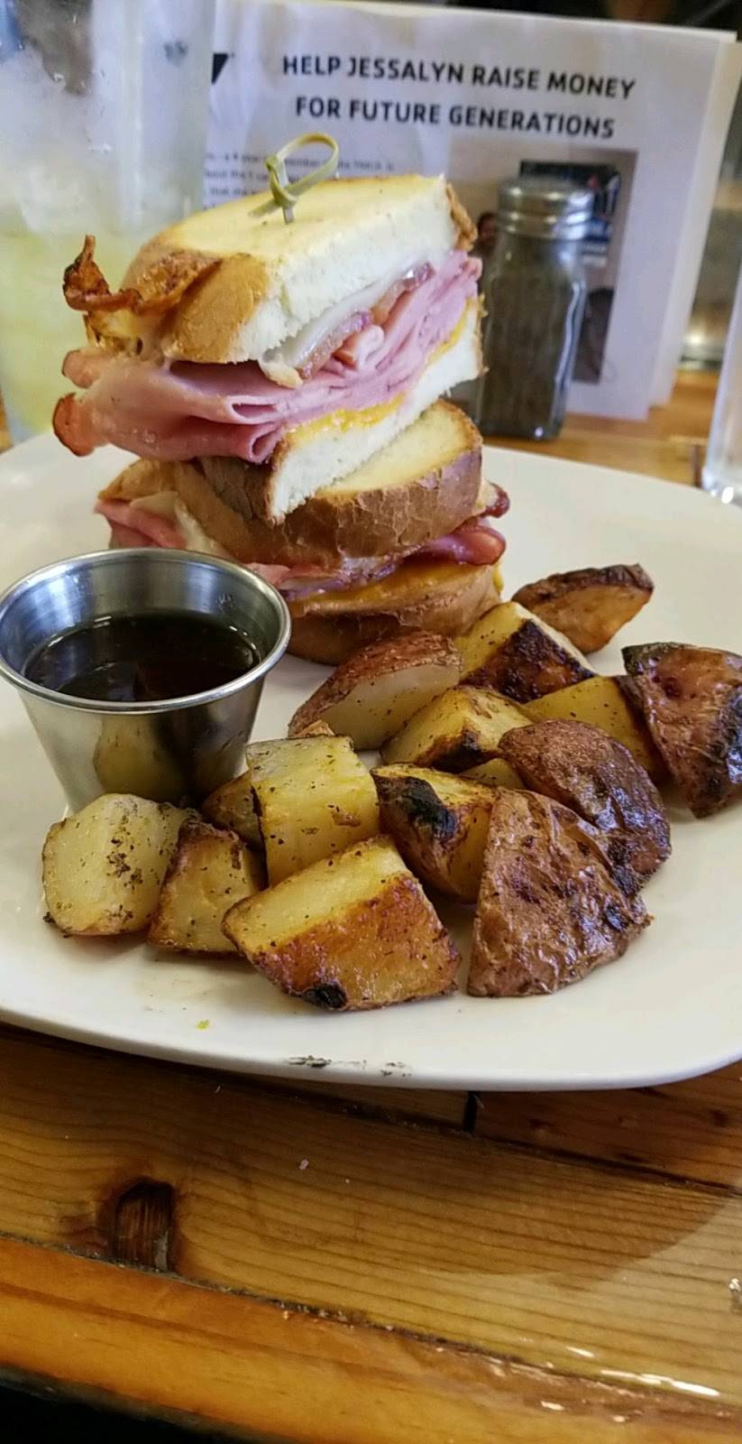 J. Maries Wood-Fired Kitchen and Drinks | restaurant | 7 W Auglaize St, Wapakoneta, OH 45895, USA | 4196742436 OR +1 419-674-2436