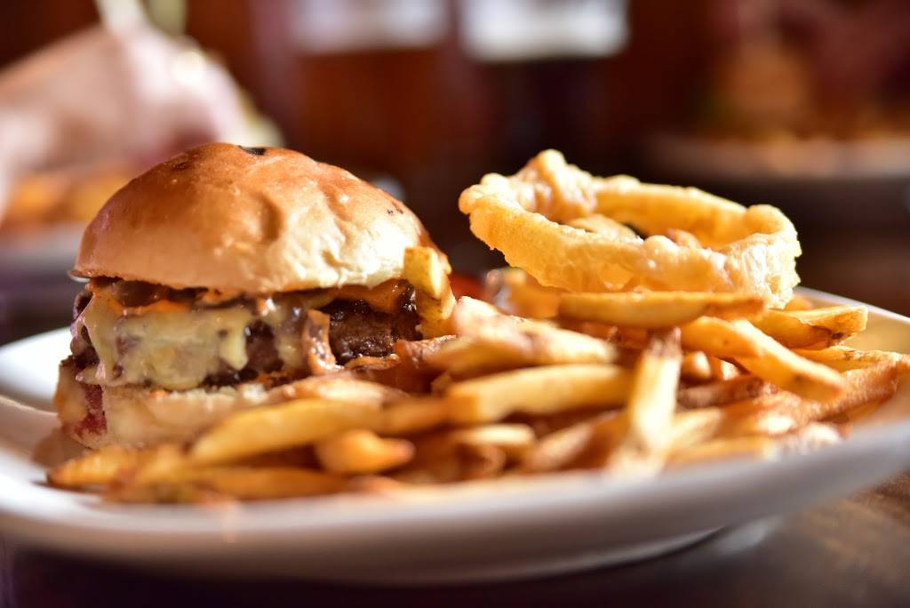 Burger & Barrel | restaurant | 25 W Houston St, New York, NY 10012, USA | 2123347320 OR +1 212-334-7320