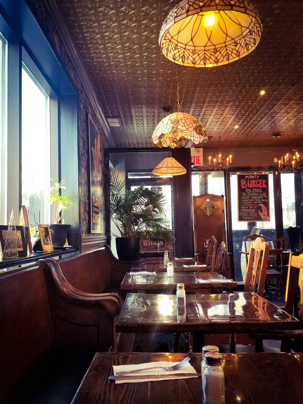 LOCAL 75 Bistro Pub | restaurant | 5601 Av de Monkland, Montréal, QC H4A 1E2, Canada | 5144847575 OR +1 514-484-7575