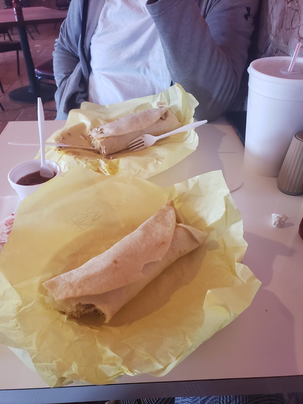 Oscars Super Burrito | restaurant | 4306 Neely Ave, Midland, TX 79707, USA | 4326990242 OR +1 432-699-0242
