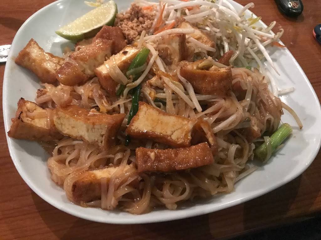 Dee Thai Restaurant | restaurant | 10945 State Bridge Rd #304, Alpharetta, GA 30022, USA | 7707546222 OR +1 770-754-6222