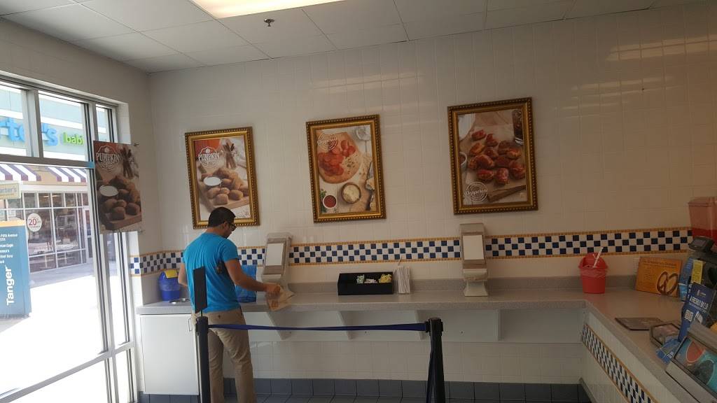 Auntie Annes | restaurant | 4000 Arrowhead Blvd, Mebane, NC 27302, USA | 9193045555 OR +1 919-304-5555